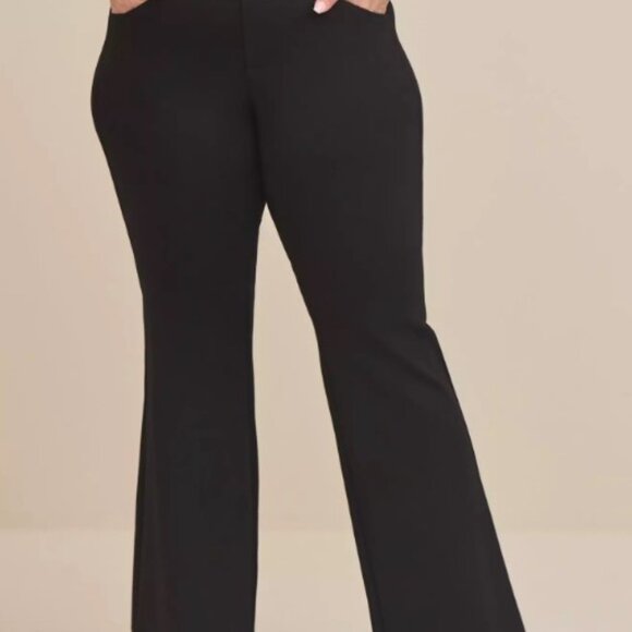 Torrid NWT size 4 Pocket Pixie Flare Studio Luxe Ponte High-Rise Pant - Picture 2 of 9